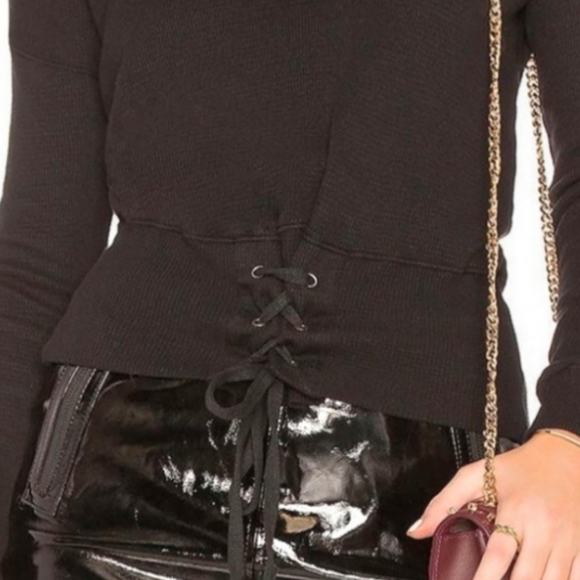 VELVET BY GRAHAM AND SPENCER TOP - Picture 2 of 11